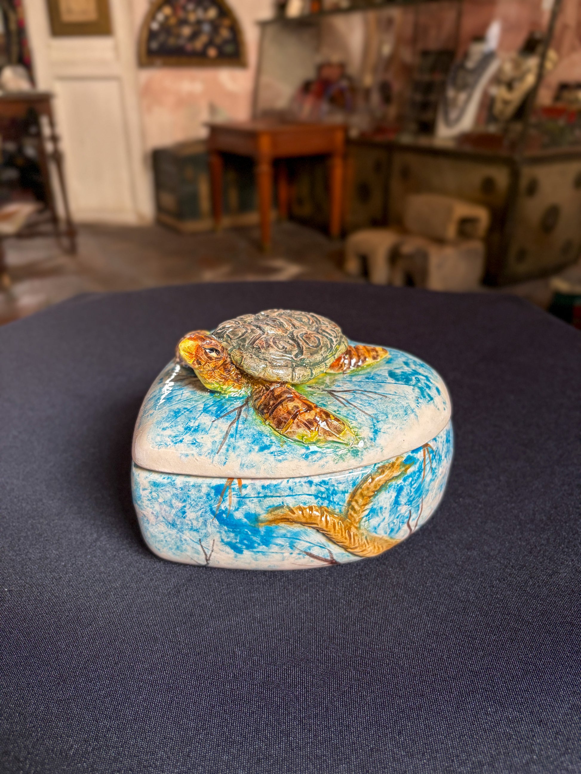 Hand-painted ceramic heart-shaped jewelry box with turtle, Cuernavaca Morelos Mexico, 2025, Mexican folk art, side view