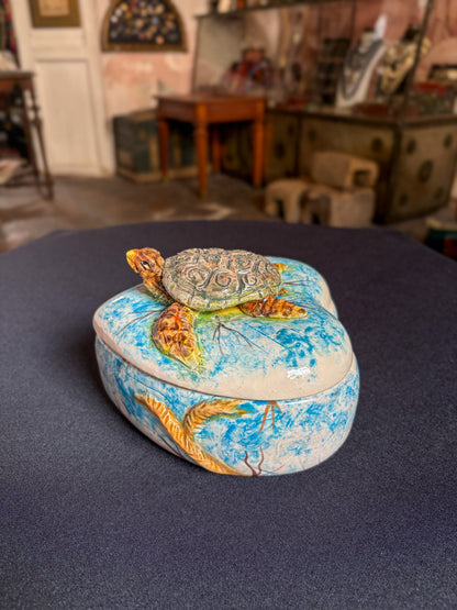Hand-painted ceramic heart-shaped jewelry box with turtle figure, Cuernavaca Morelos Mexico, 2025, Mexican folk art, top view