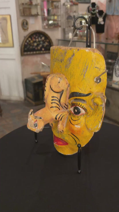 Máscara con Felino en la Nariz / Feline-Nosed Mask, 1960's
